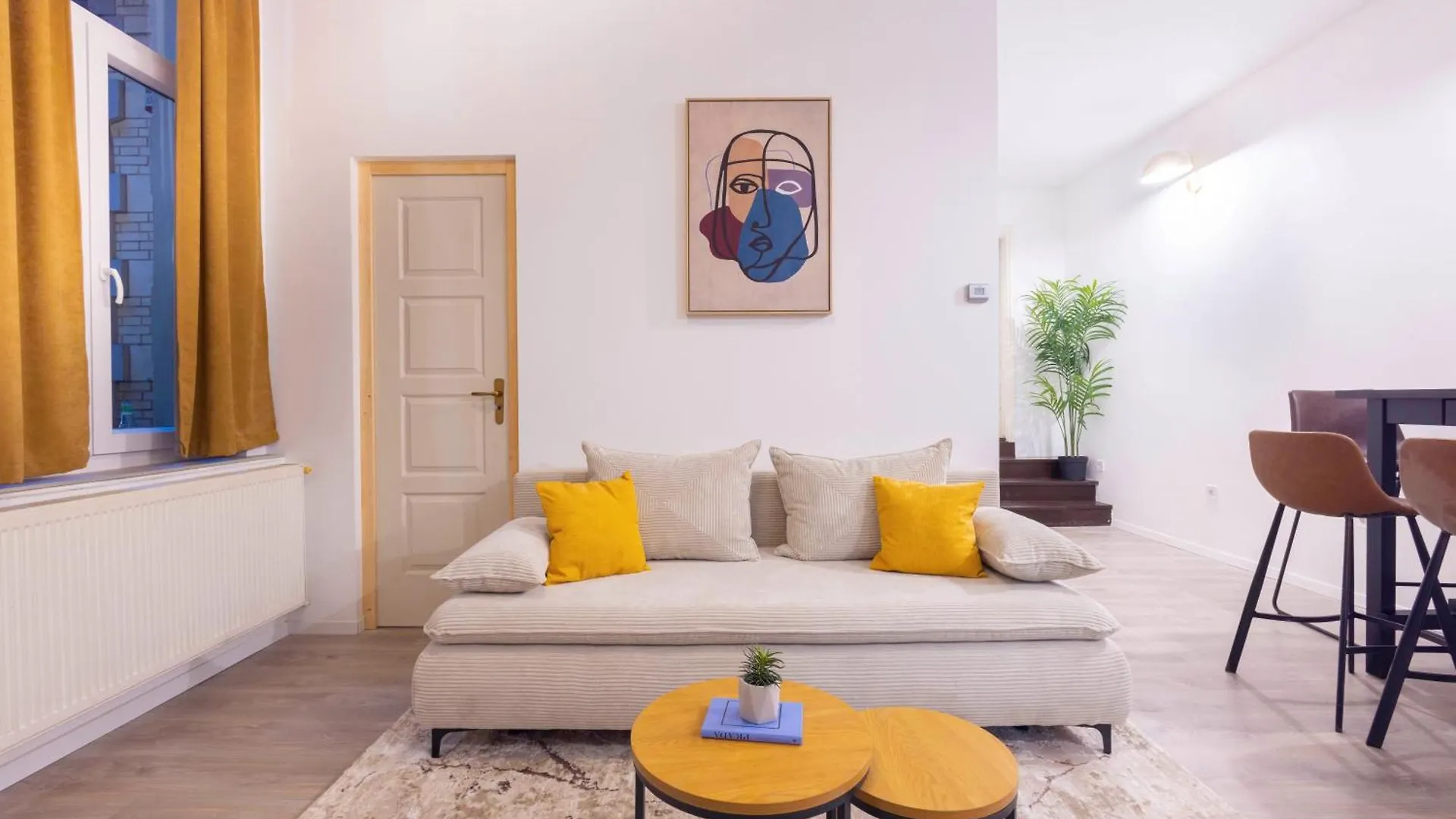 Central N' Cozy T8 Apartment W' 2Bedrm Budapest