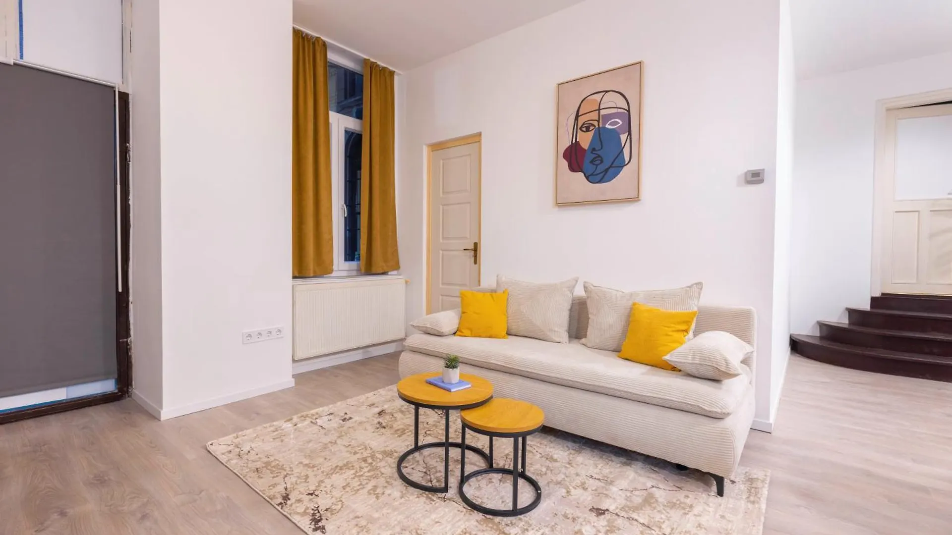 Central N' Cozy T8 Apartment W' 2Bedrm Budapest