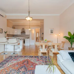 View To The Roofs Luxury With 2 Bedrooms Budapeszt